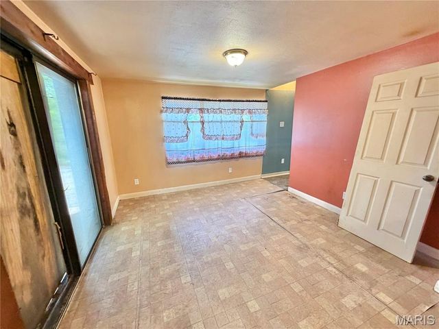 1908 Main Drive, High Ridge, MO 63049