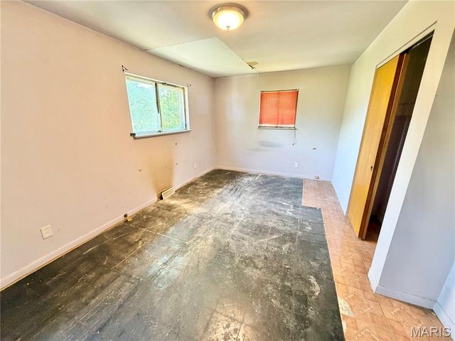 1908 Main Drive, High Ridge, MO 63049