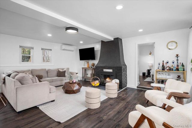 25 Whitewood Avenue, New Rochelle, NY 10805