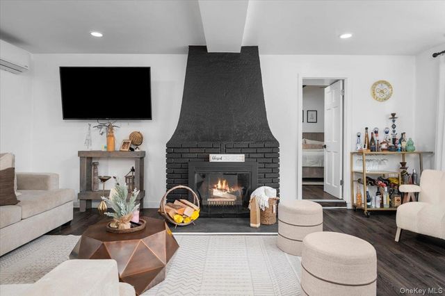 25 Whitewood Avenue, New Rochelle, NY 10805