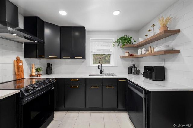 25 Whitewood Avenue, New Rochelle, NY 10805