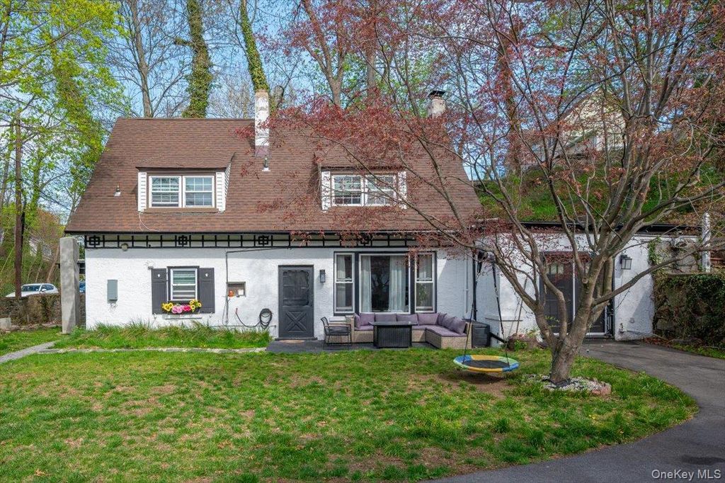 25 Whitewood Avenue, New Rochelle, NY 10805