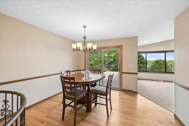 21777 282ND Avenue, Le Claire, IA 52753
