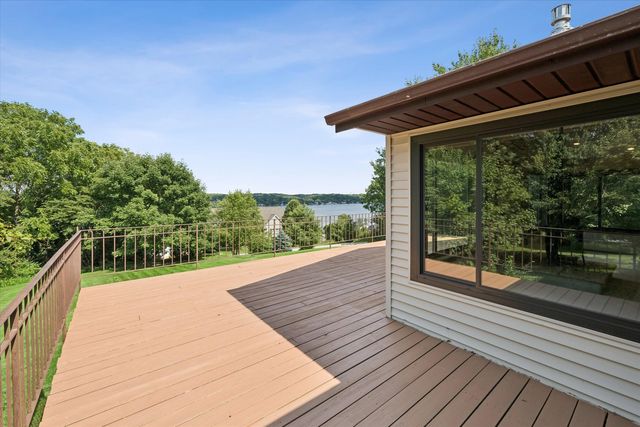 21777 282ND Avenue, Le Claire, IA 52753