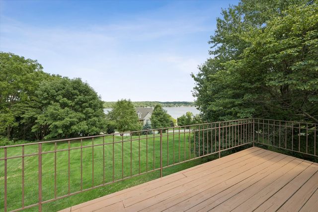 21777 282ND Avenue, Le Claire, IA 52753