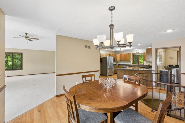 21777 282ND Avenue, Le Claire, IA 52753
