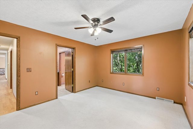 21777 282ND Avenue, Le Claire, IA 52753