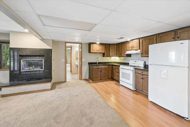 21777 282ND Avenue, Le Claire, IA 52753