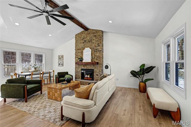 12902 Dorsett Road, Maryland Heights, MO 63043