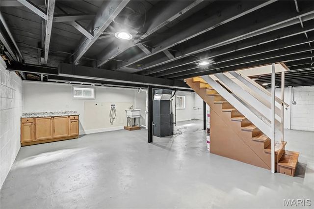 12902 Dorsett Road, Maryland Heights, MO 63043