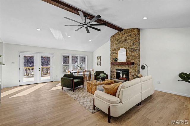 12902 Dorsett Road, Maryland Heights, MO 63043