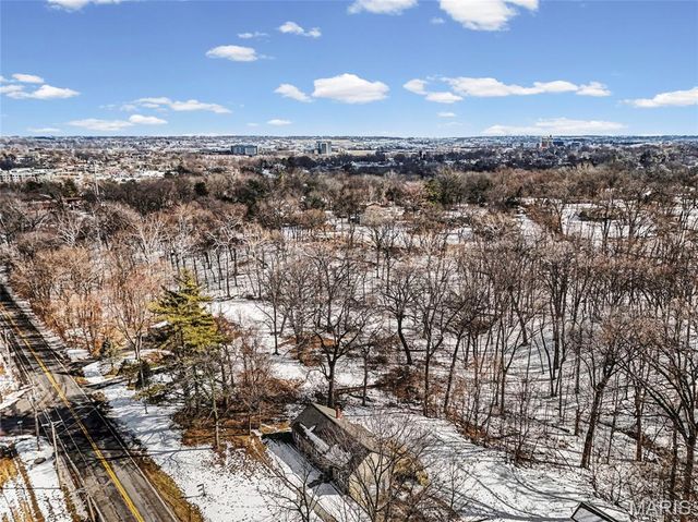 12902 Dorsett Road, Maryland Heights, MO 63043