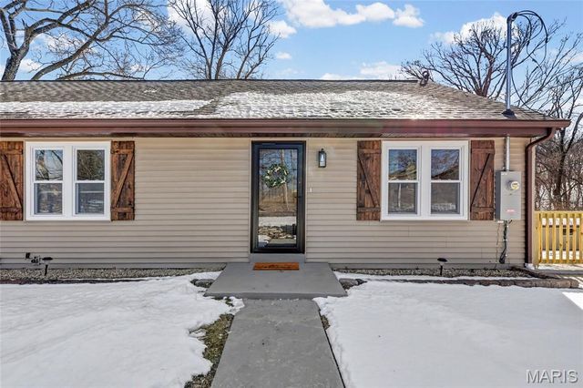 12902 Dorsett Road, Maryland Heights, MO 63043