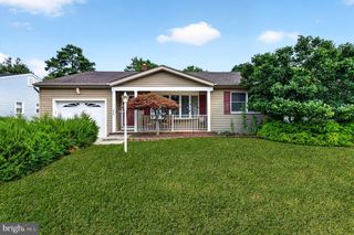 33 AUBURN RD, Toms River, NJ 08757