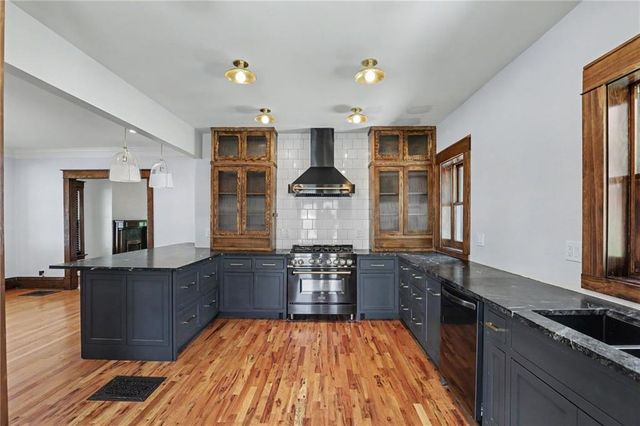 3727 Pennsylvania Avenue, Kansas City, MO 64111