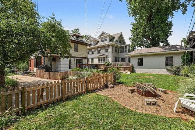 3727 Pennsylvania Avenue, Kansas City, MO 64111