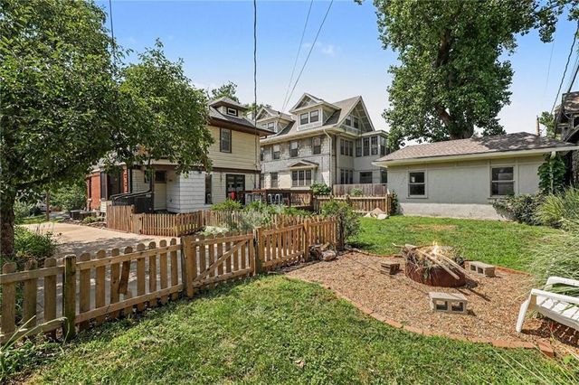 3727 Pennsylvania Avenue, Kansas City, MO 64111