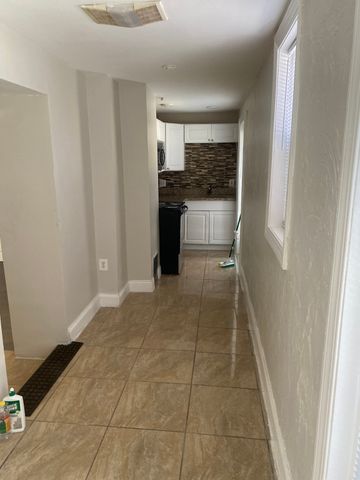 32 Hinckley Street 1R, Somerville, MA 02145