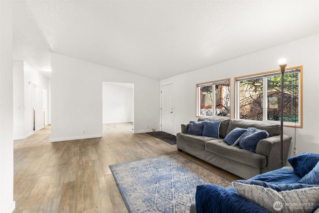 2869 Lincoln Creek Road, Rochester, WA 98579