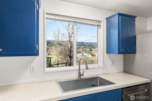 2869 Lincoln Creek Road, Rochester, WA 98579