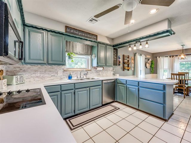 400 Ridgewood Drive, Tuttle, OK 73089