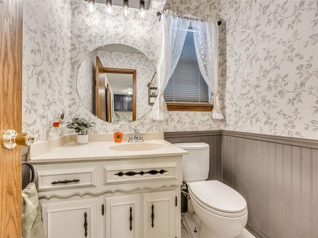 400 Ridgewood Drive, Tuttle, OK 73089