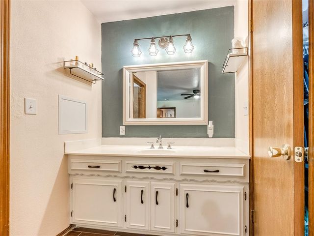 400 Ridgewood Drive, Tuttle, OK 73089