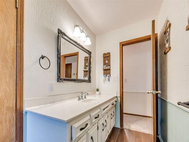 400 Ridgewood Drive, Tuttle, OK 73089