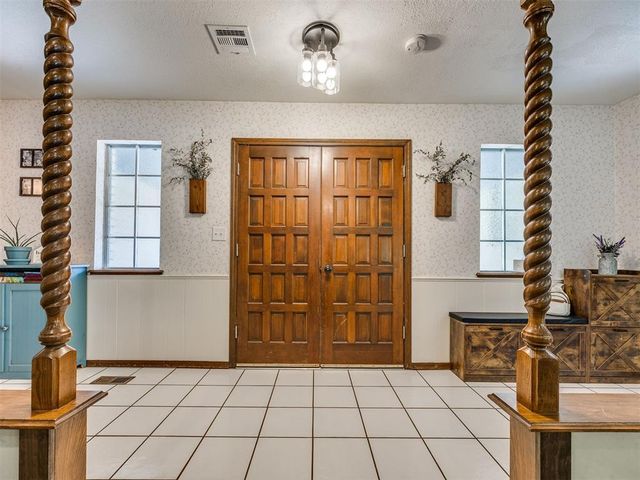 400 Ridgewood Drive, Tuttle, OK 73089