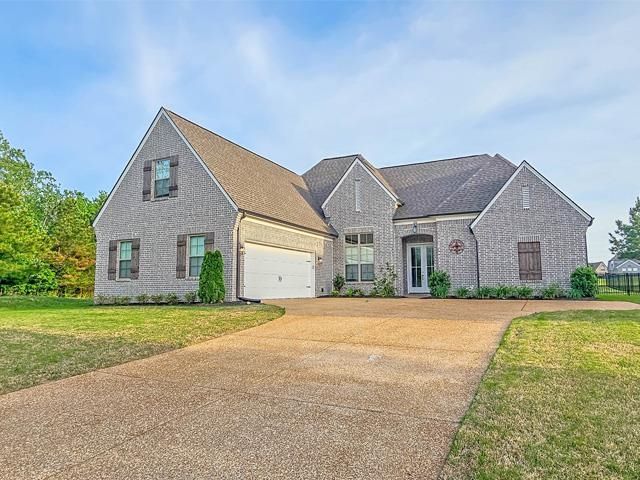 230 LINKS VIEW DR, Oakland, TN 38060