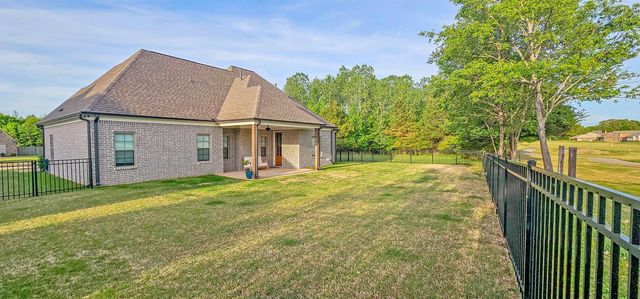 230 LINKS VIEW DR, Oakland, TN 38060