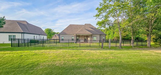 230 LINKS VIEW DR, Oakland, TN 38060