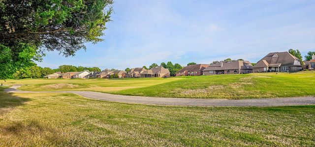 230 LINKS VIEW DR, Oakland, TN 38060