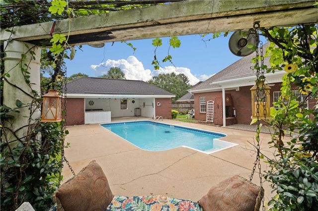 2277 Chapel Hill Drive, Mobile, AL 36695