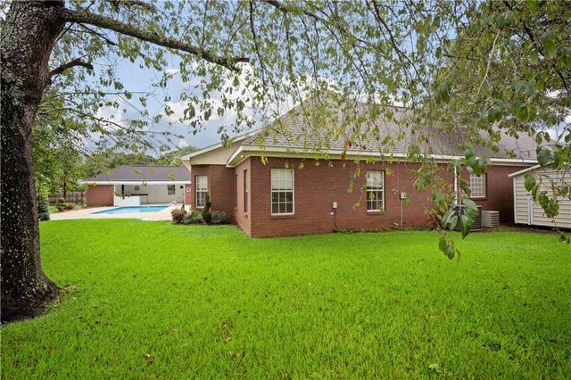 2277 Chapel Hill Drive, Mobile, AL 36695