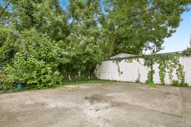 941 Crescent Street, Brooklyn, NY 11208