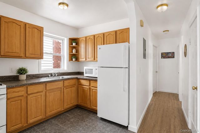 941 Crescent Street, Brooklyn, NY 11208