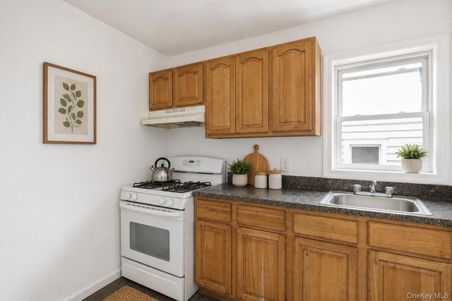 941 Crescent Street, Brooklyn, NY 11208