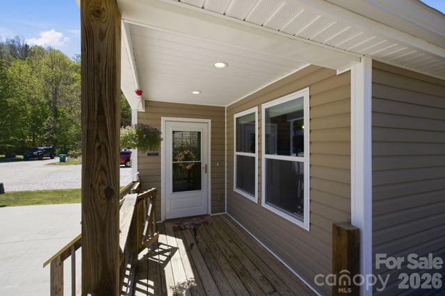 9 Half Moon Drive, Swannanoa, NC 28778