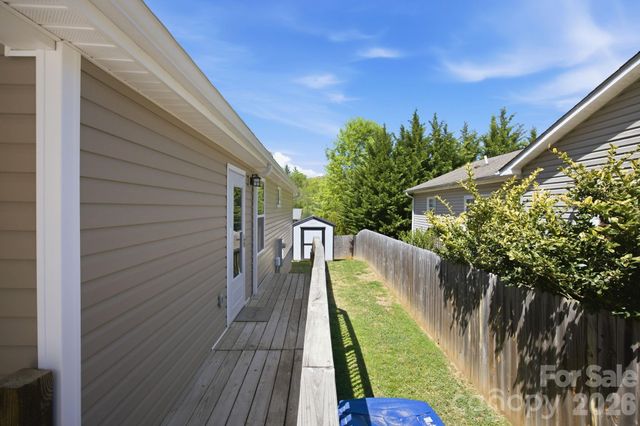 9 Half Moon Drive, Swannanoa, NC 28778