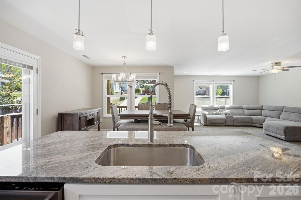 9 Half Moon Drive, Swannanoa, NC 28778