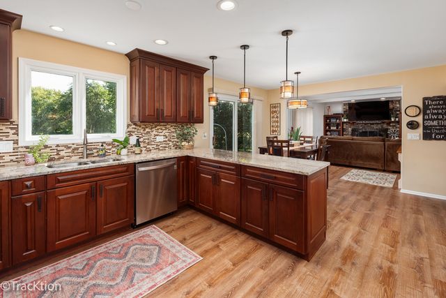 23061 N Apple Hill Lane, Lincolnshire, IL 60069