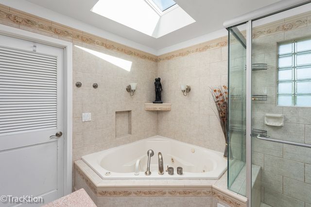 23061 N Apple Hill Lane, Lincolnshire, IL 60069