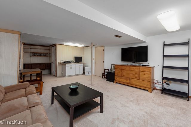 23061 N Apple Hill Lane, Lincolnshire, IL 60069