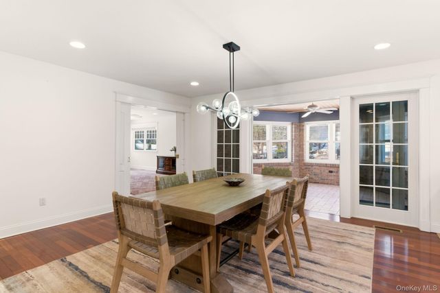 9 Mariners Court, Centerport, NY 11721