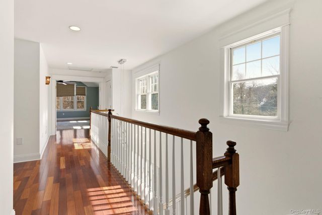 9 Mariners Court, Centerport, NY 11721