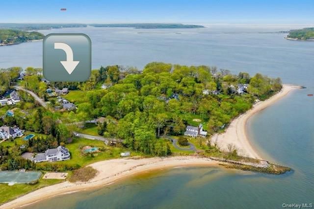 9 Mariners Court, Centerport, NY 11721