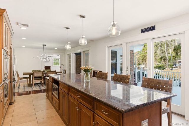 9 Mariners Court, Centerport, NY 11721