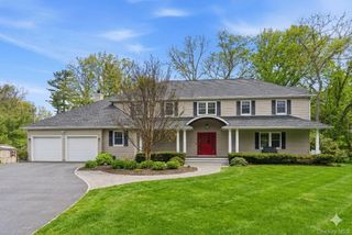 9 Mariners Court, Centerport, NY 11721