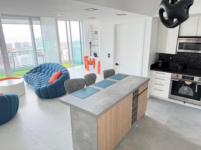 92 SW 3rd St 4804, Miami, FL 33130